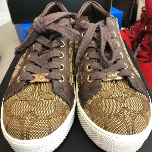 Shoes - Picture 3 of 3